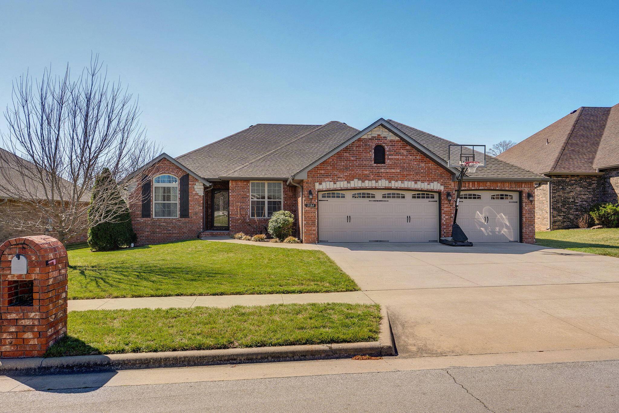 3184 W High Point ST, Springfield, MO 65810