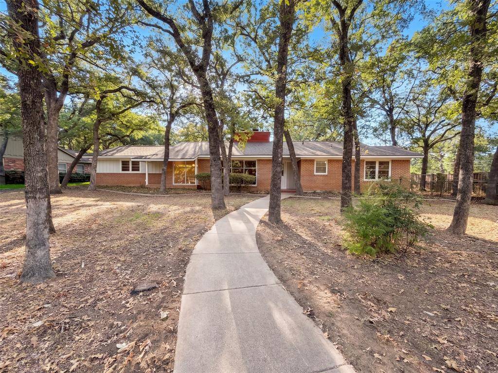 1725 Danciger Drive, Fort Worth, TX 76112