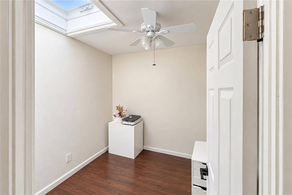 12 McKibbin CT, Brooklyn, NY 11206