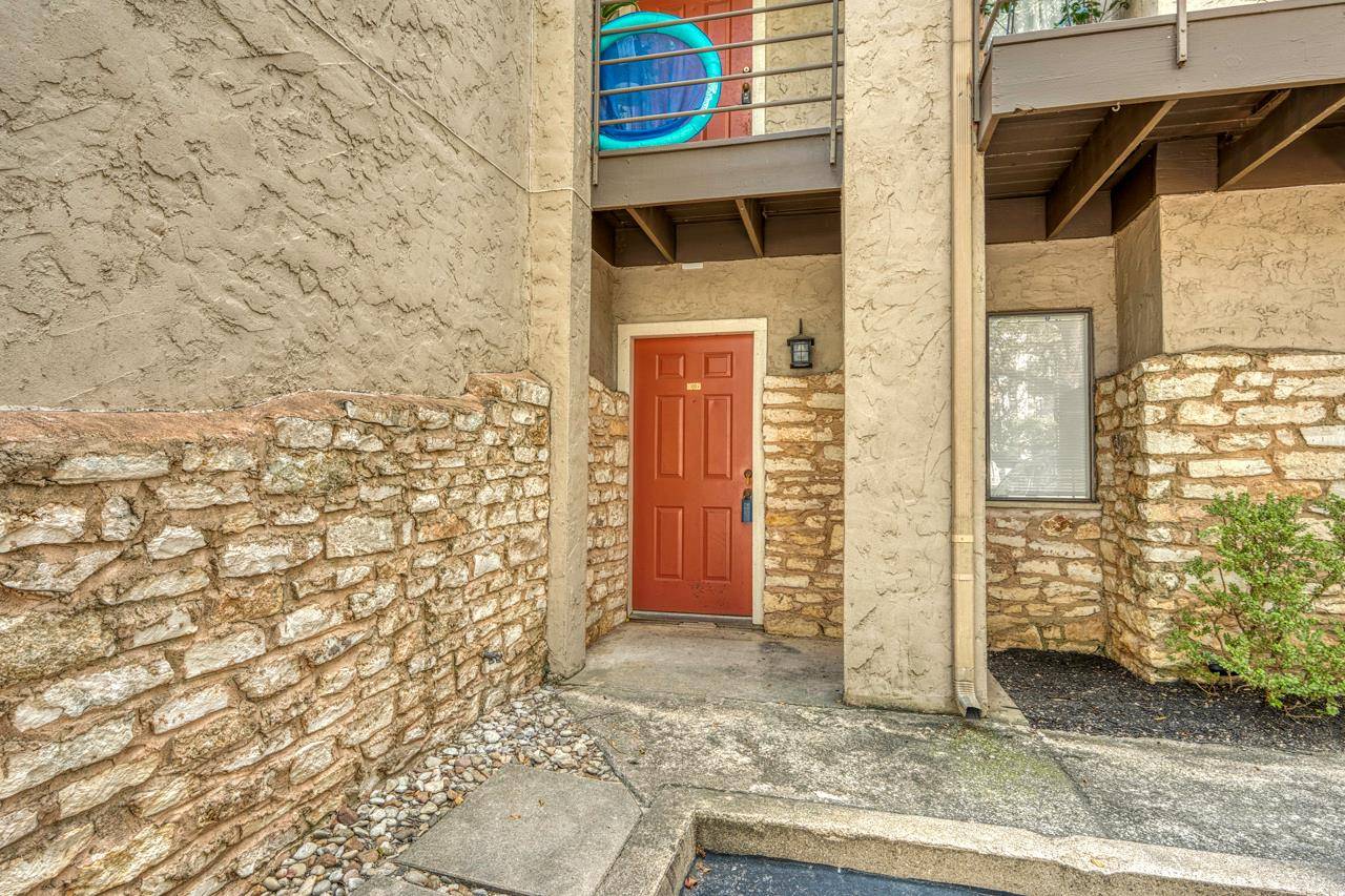 6810 Deatonhill DR #110, Austin, TX 78745