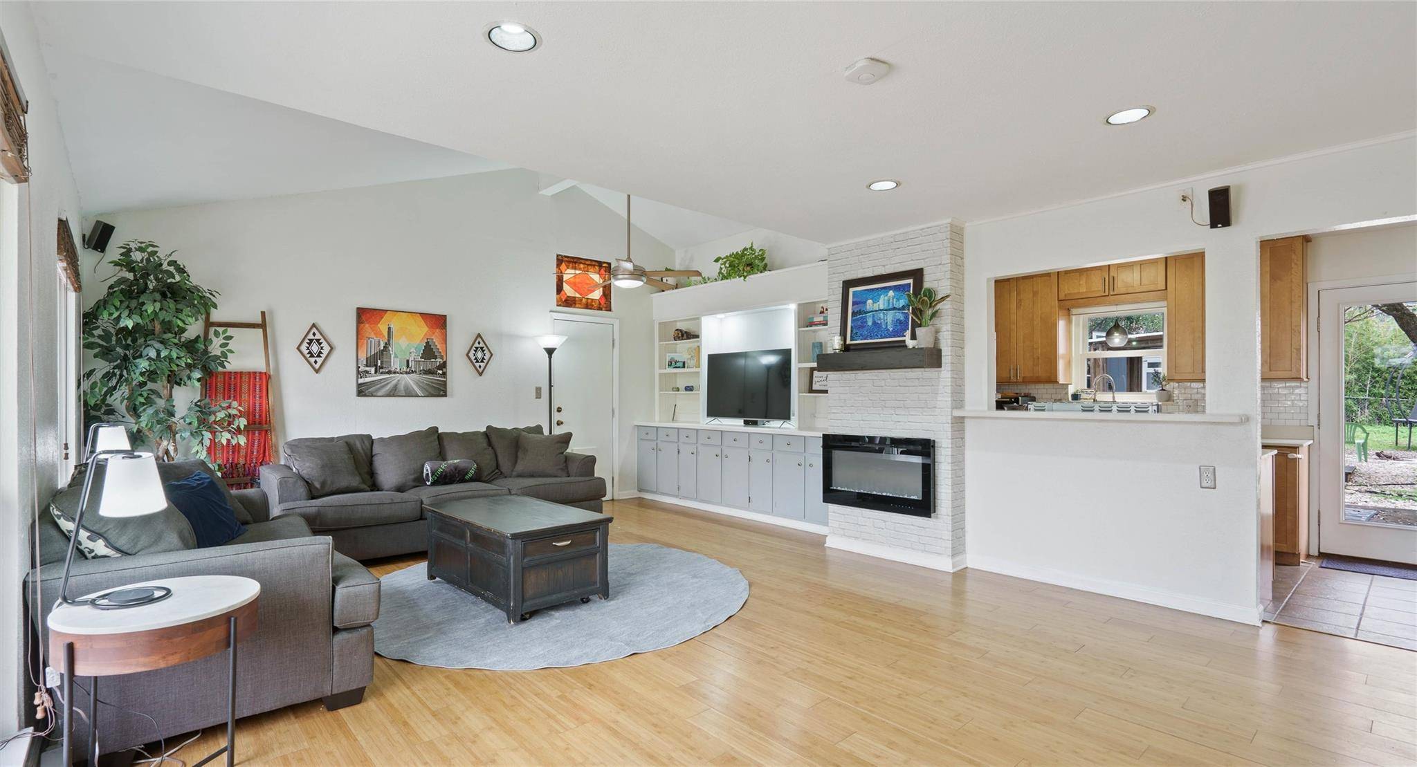 3004 Burning Oak DR, Austin, TX 78704