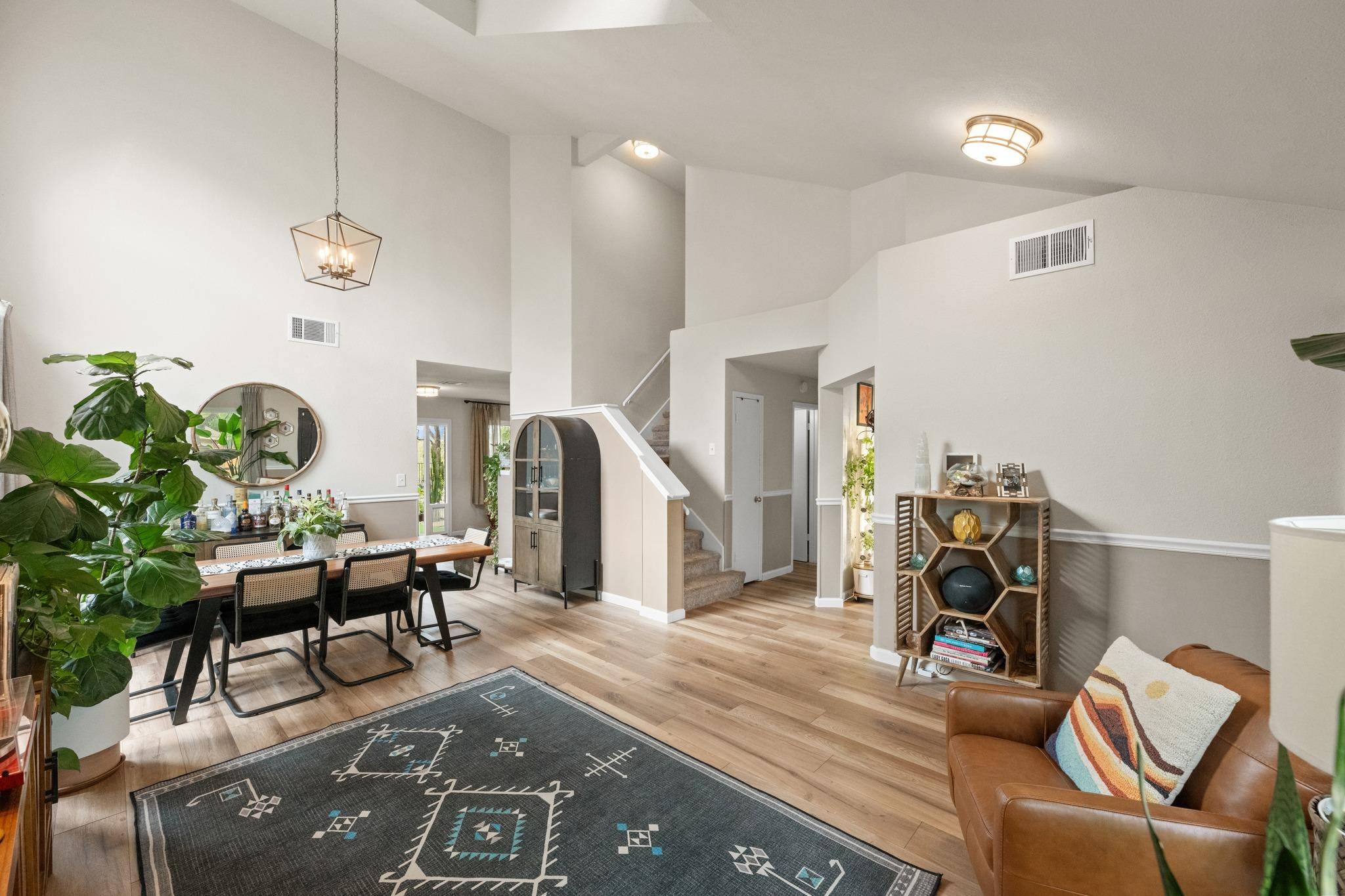11112 Whiskey River DR, Austin, TX 78748