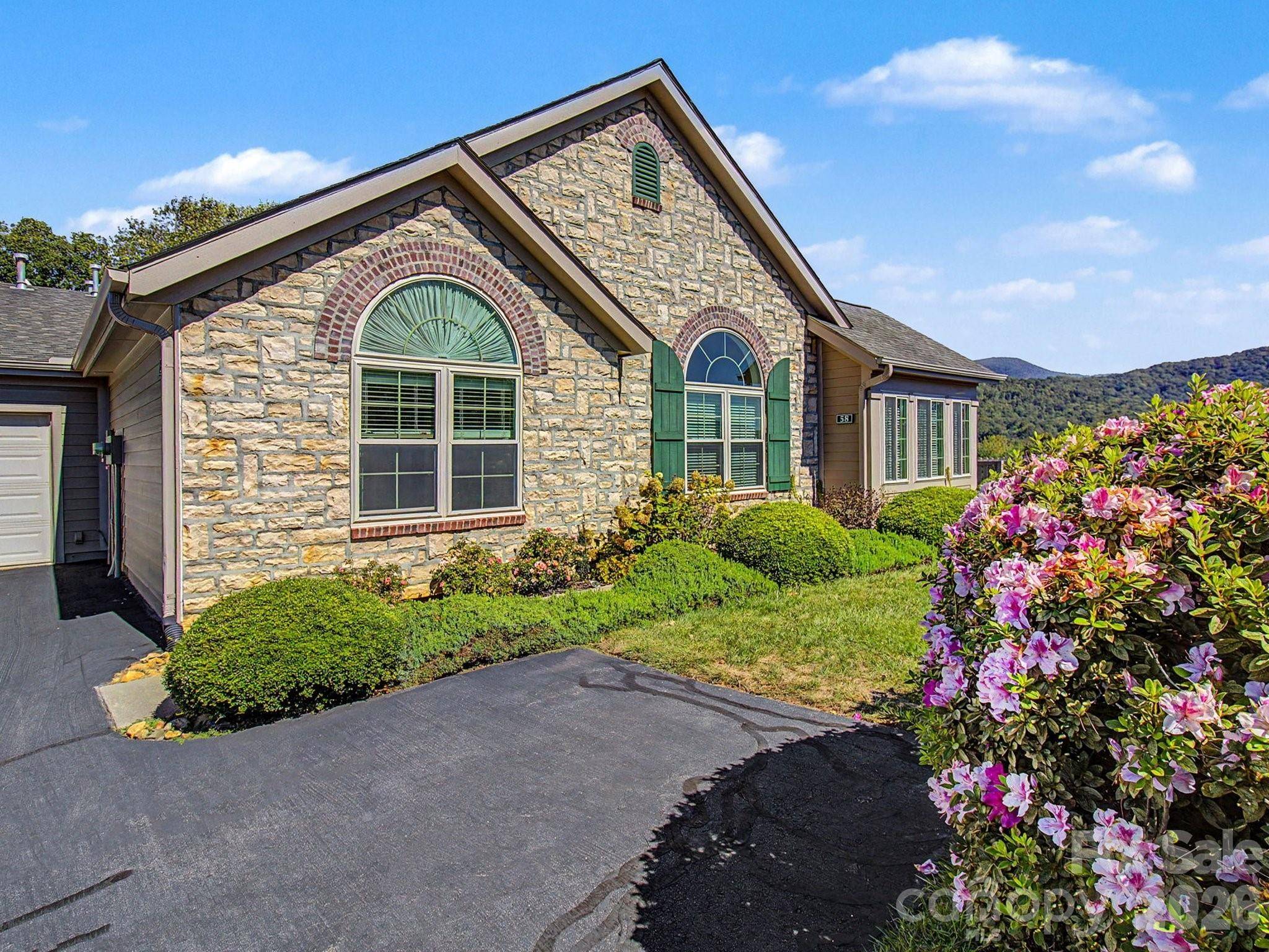 58 Outlook CIR, Swannanoa, NC 28778