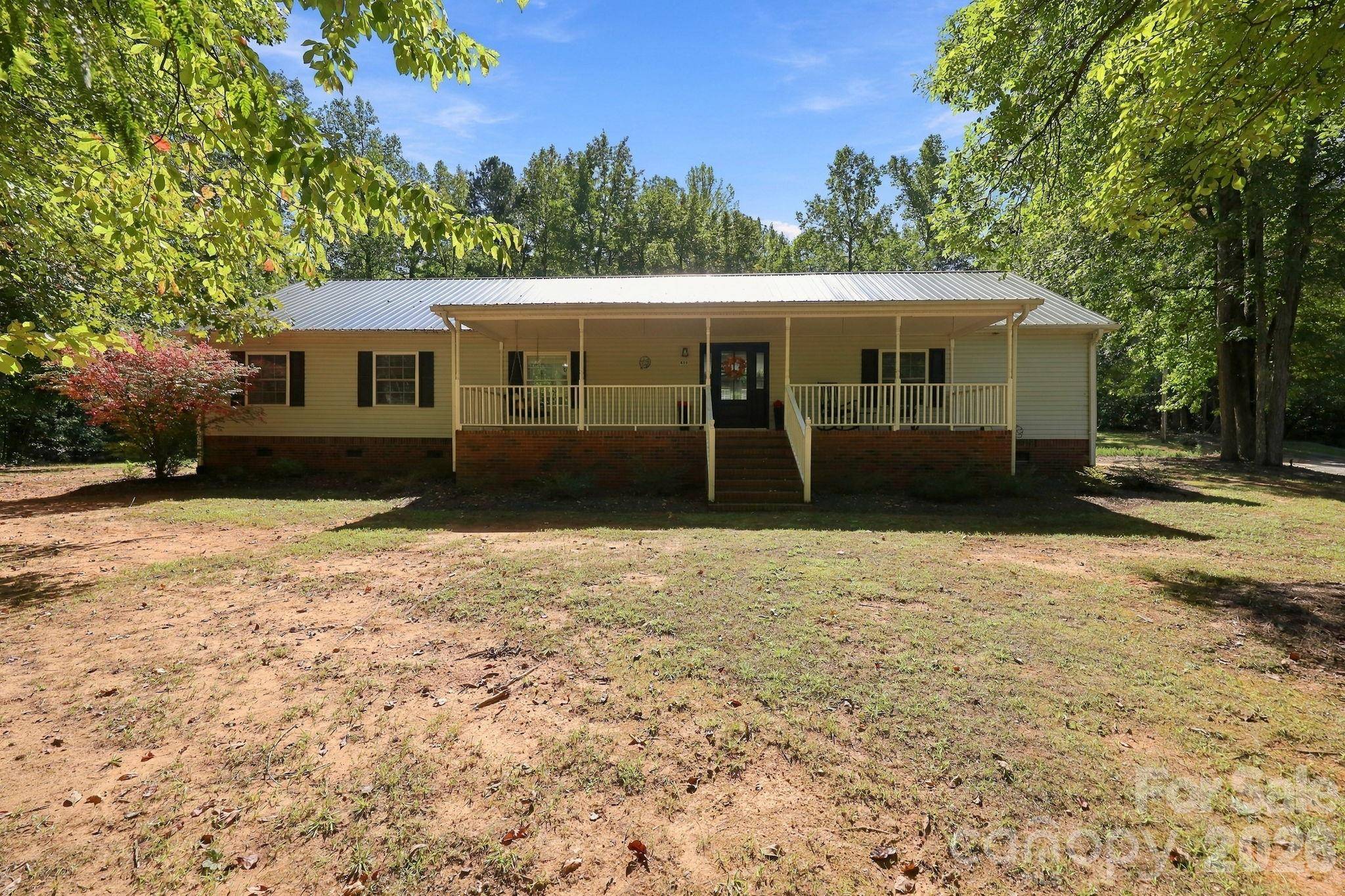 499 Sandy Creek LN, Lexington, NC 27295