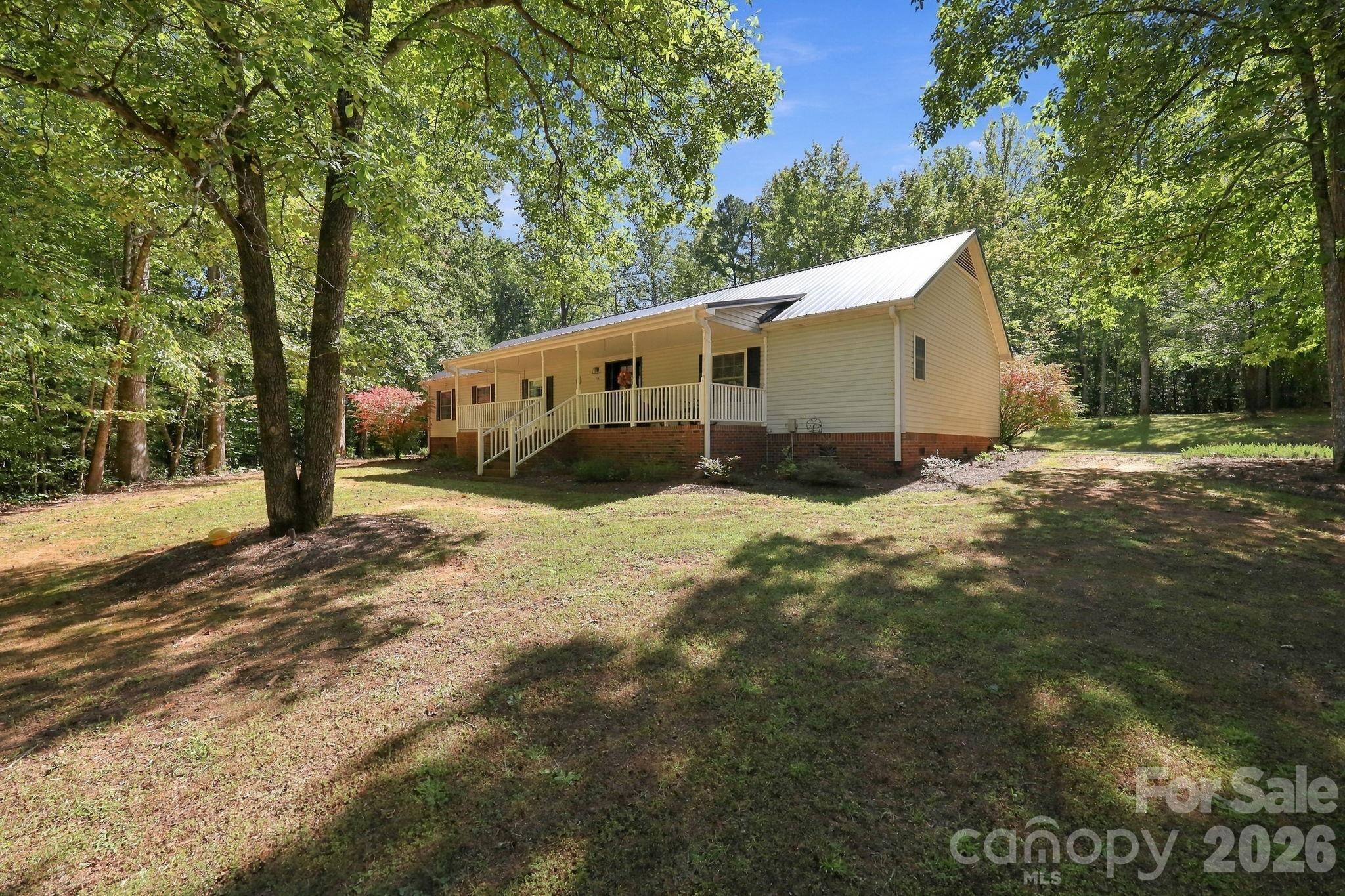 499 Sandy Creek LN, Lexington, NC 27295