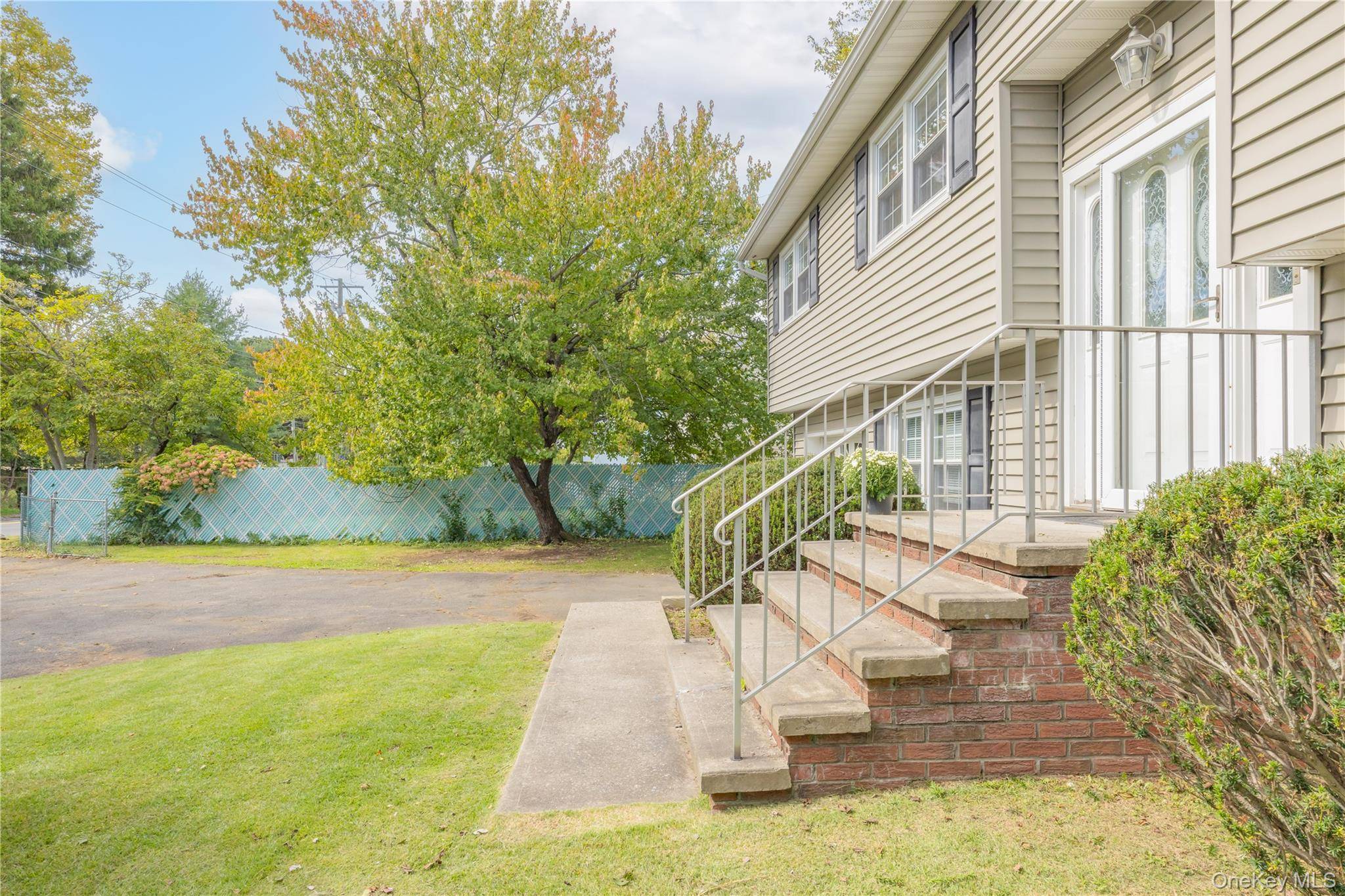 87 Filors LN, Stony Point, NY 10980