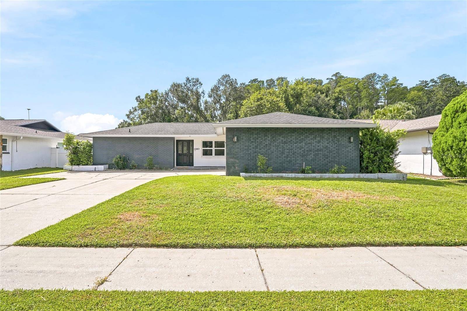 4206 WINDTREE DR, Tampa, FL 33624
