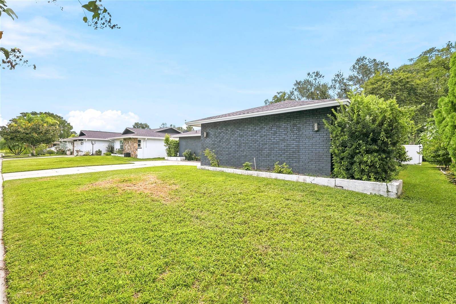 4206 WINDTREE DR, Tampa, FL 33624
