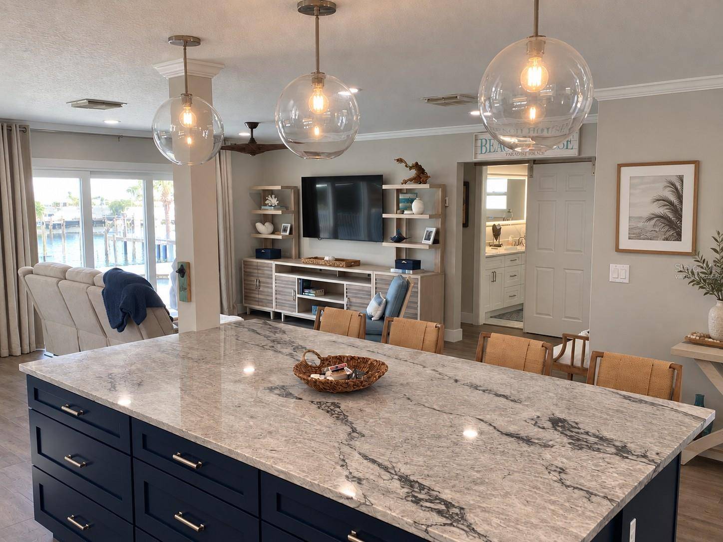 11110 1ST ST E, Treasure Island, FL 33706