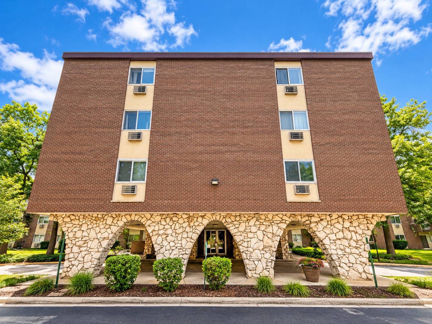 1321 S Finley RD #312, Lombard, IL 60148