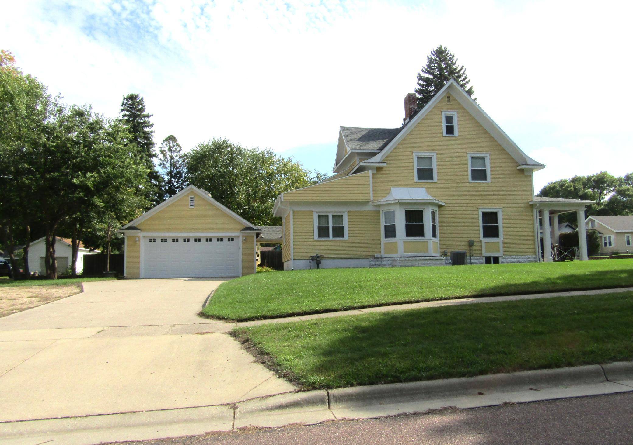 223 E Schlieman AVE, Appleton, MN 56208