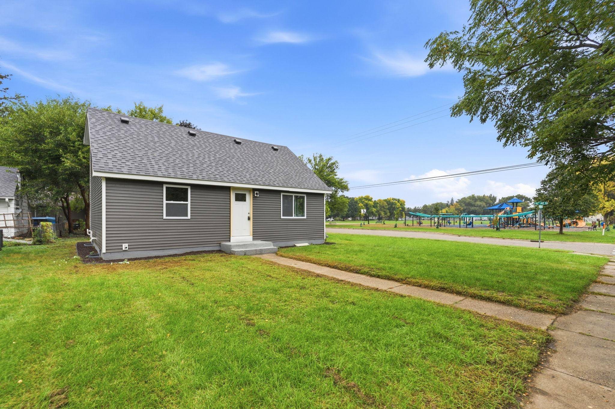 4533 Welcome AVE N, Crystal, MN 55422
