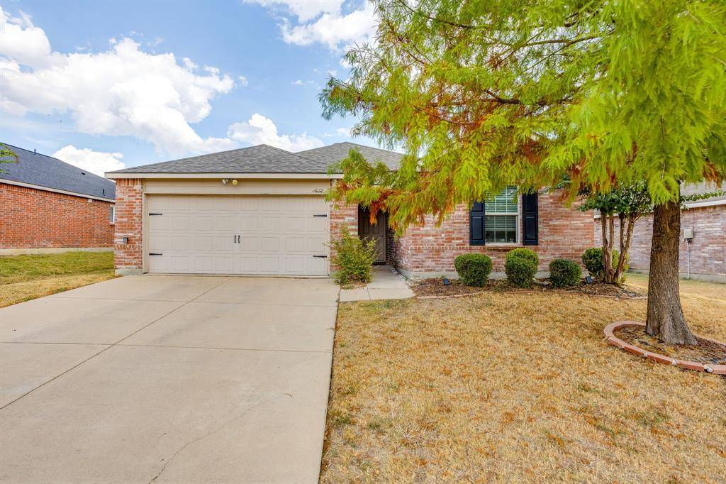 1204 Foxglove Lane, Burleson, TX 76028