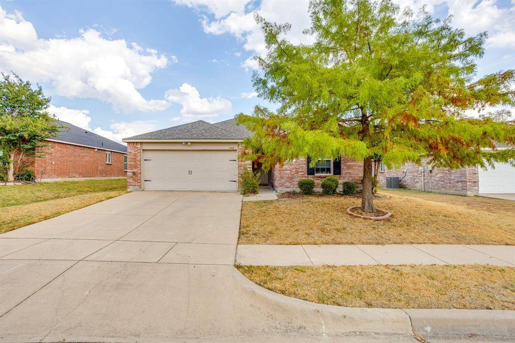 1204 Foxglove Lane, Burleson, TX 76028