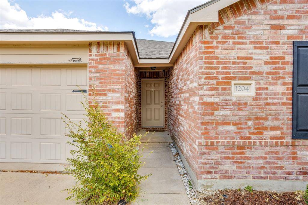 1204 Foxglove Lane, Burleson, TX 76028