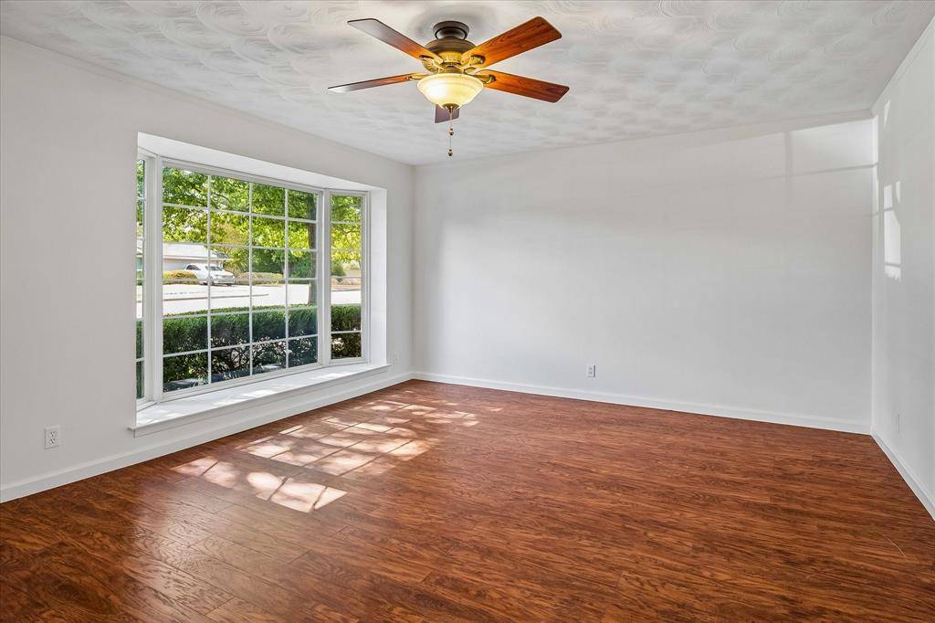 1228 Farnham Court E, Irving, TX 75062