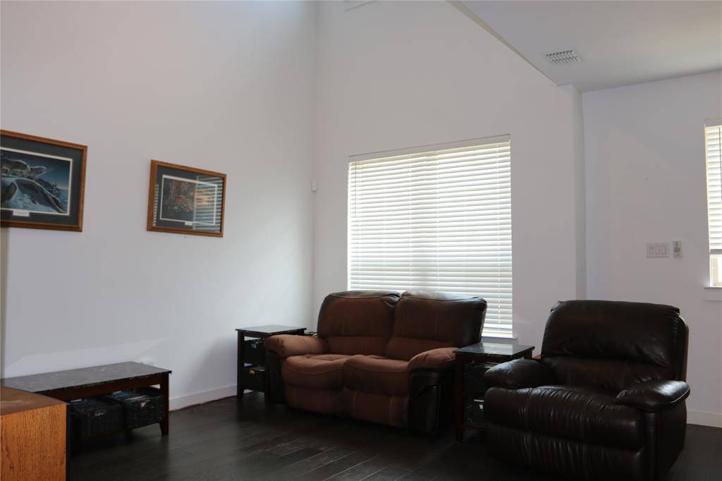 2729 Vista Park Lane, Lewisville, TX 75067