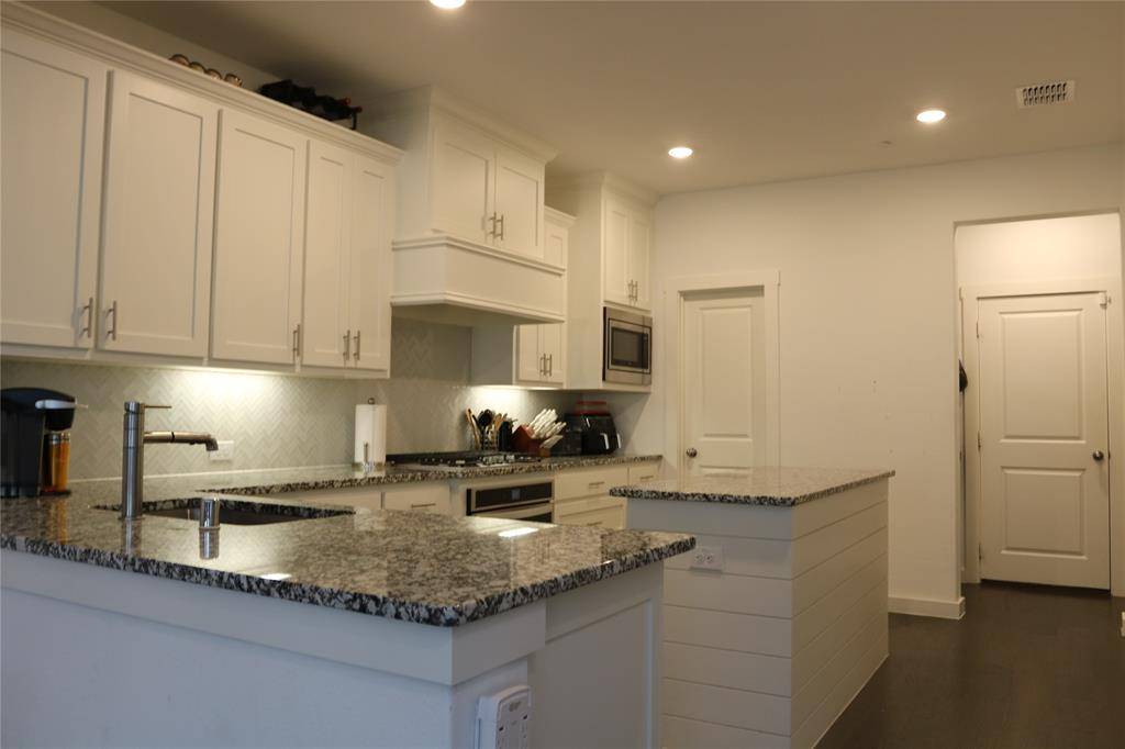 2729 Vista Park Lane, Lewisville, TX 75067