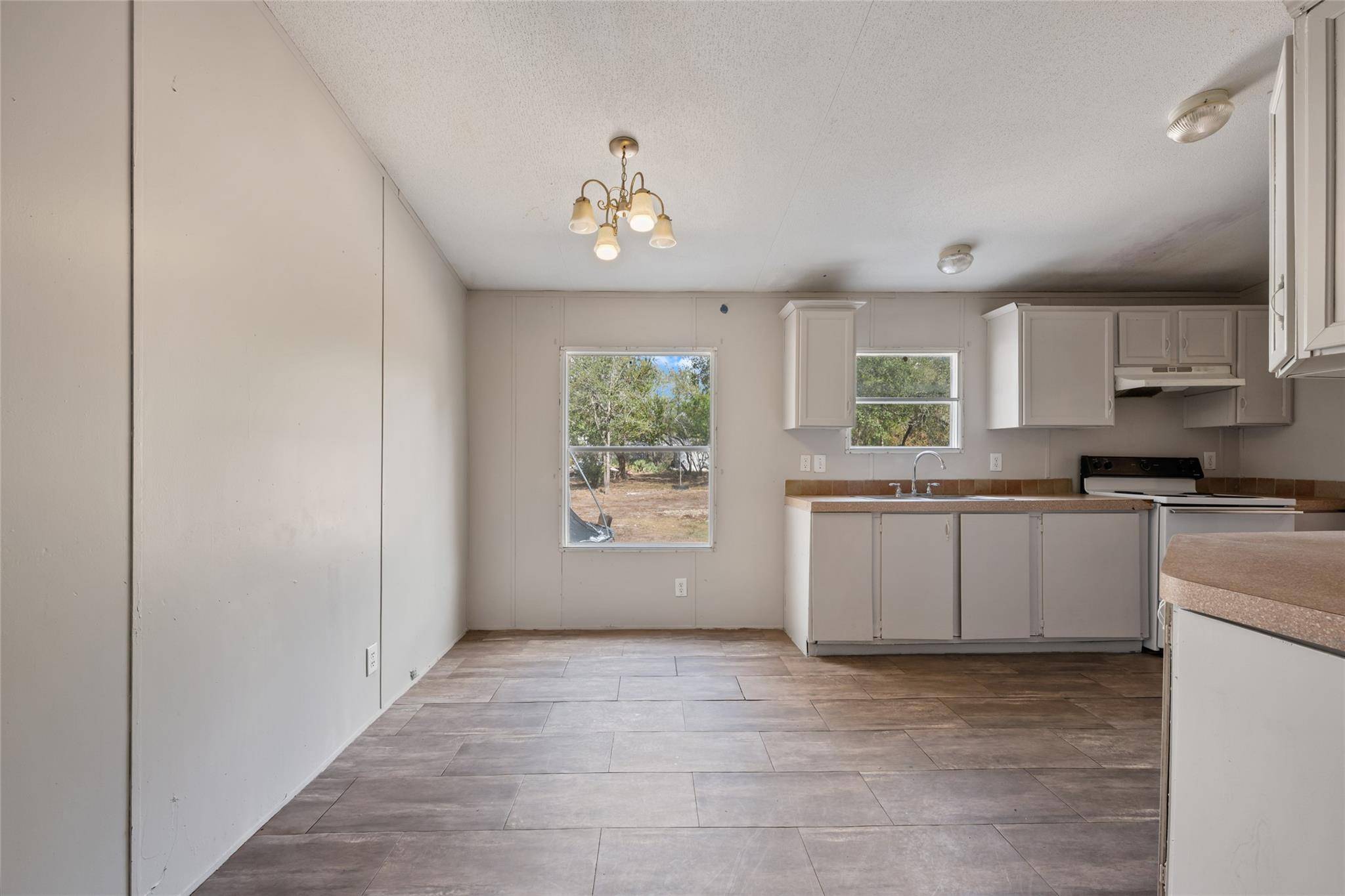 162 Jeffrey DR, Cedar Creek, TX 78612