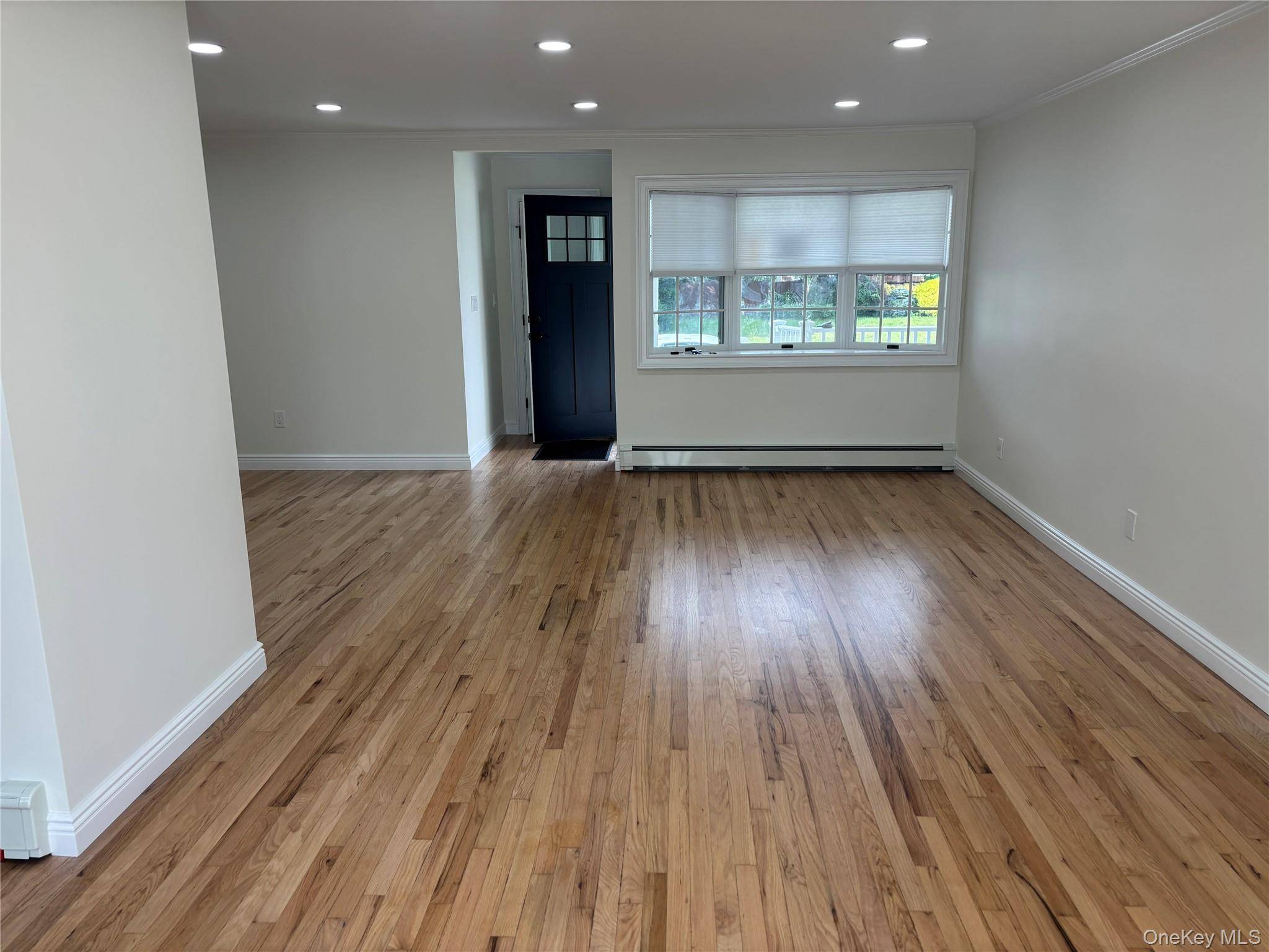 134 Veronica LN, North Babylon, NY 11703