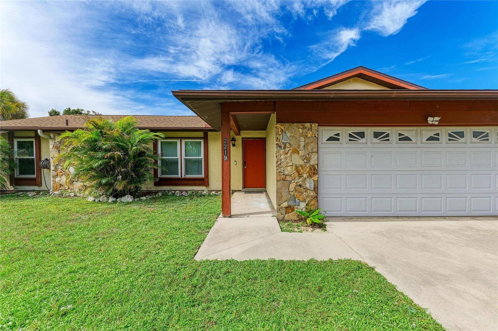 2219 LOCKWOOD MEADOWS CIR, Sarasota, FL 34234