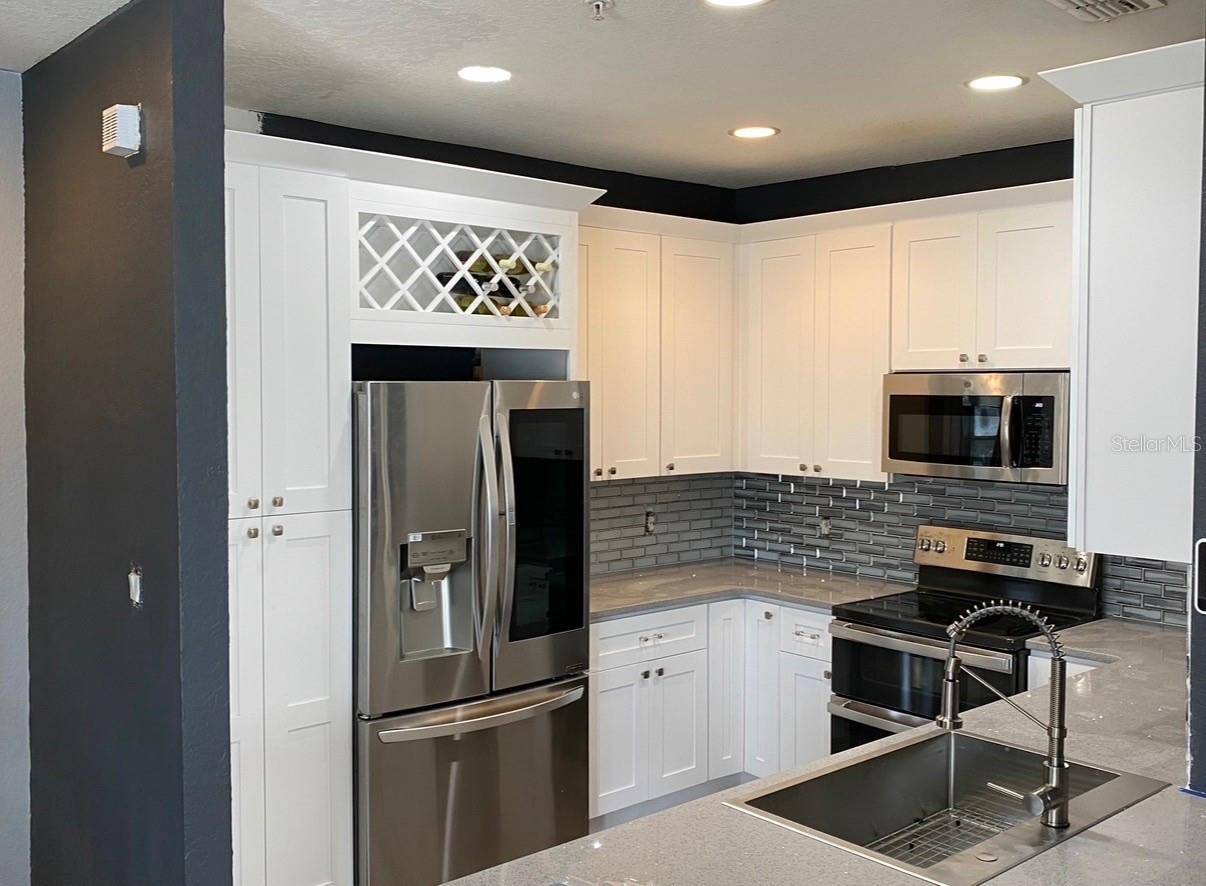 2388 GRAND CENTRAL Pkwy #8, Orlando, FL 32839