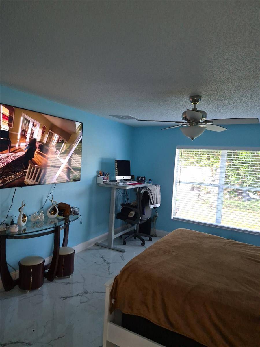 1949 SE AIROSO BLVD, Port St Lucie, FL 34984