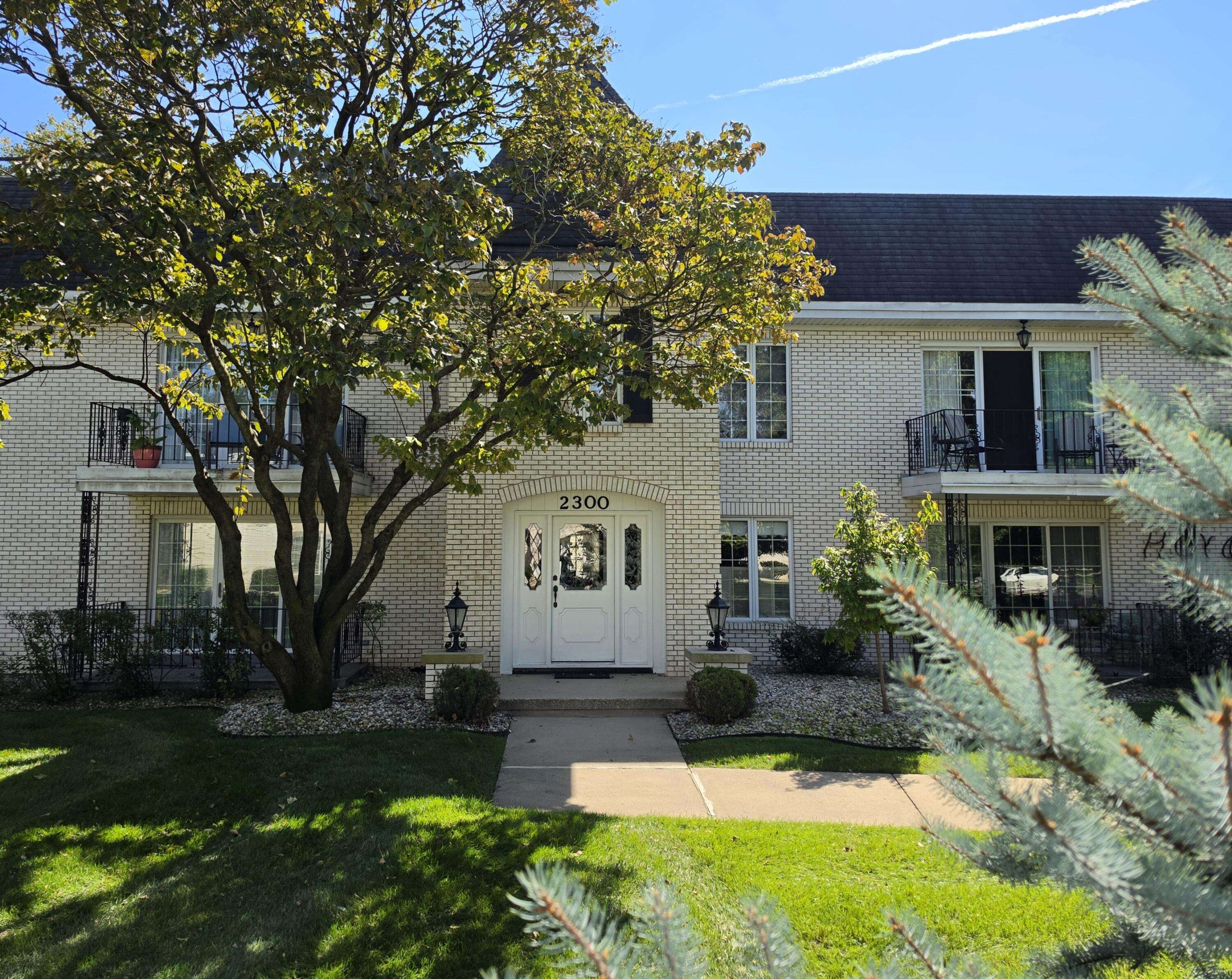 2300 Bordeaux Walk #B2, Highland, IN 46322