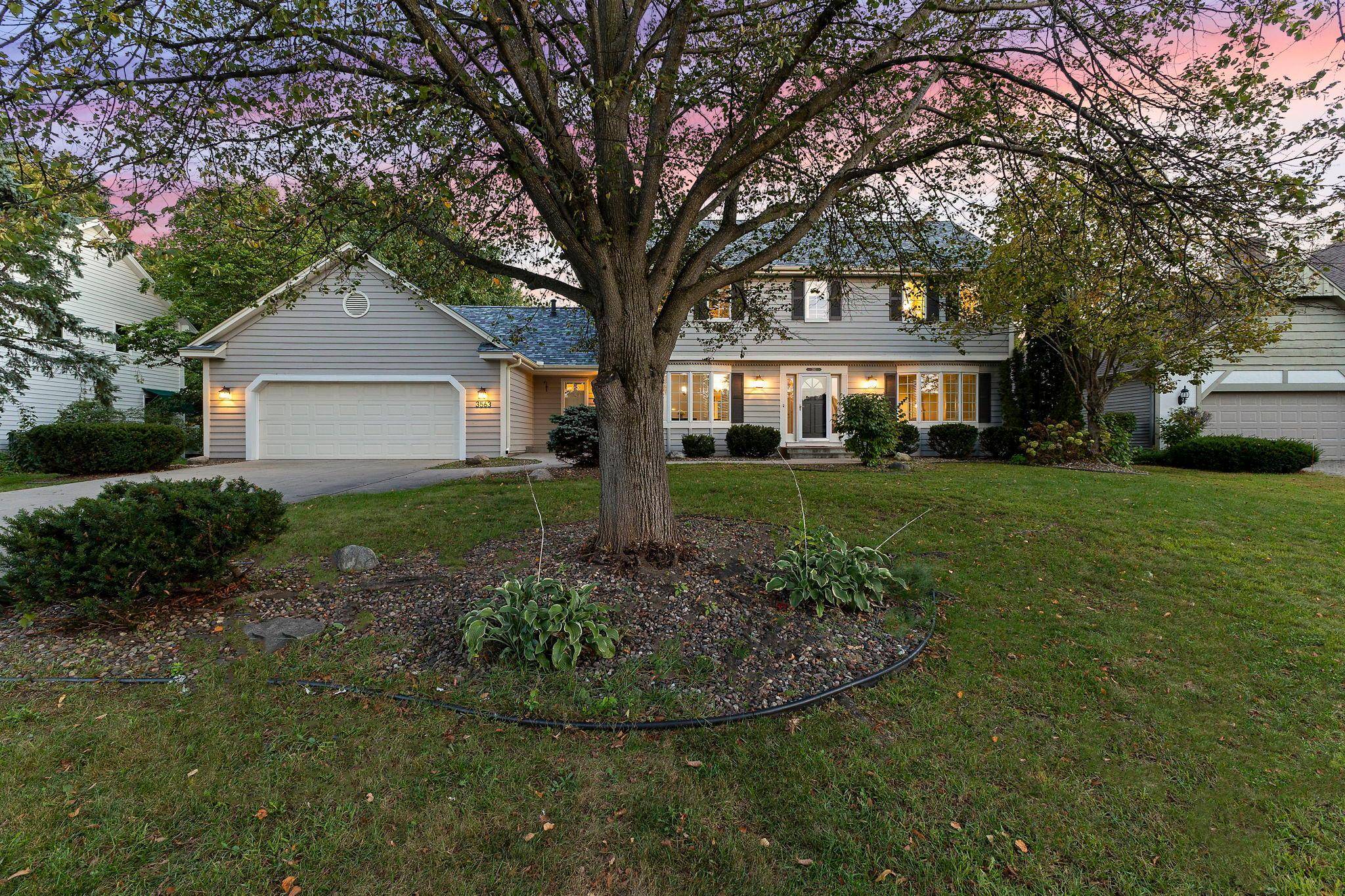 3563 Rae LN, Woodbury, MN 55125