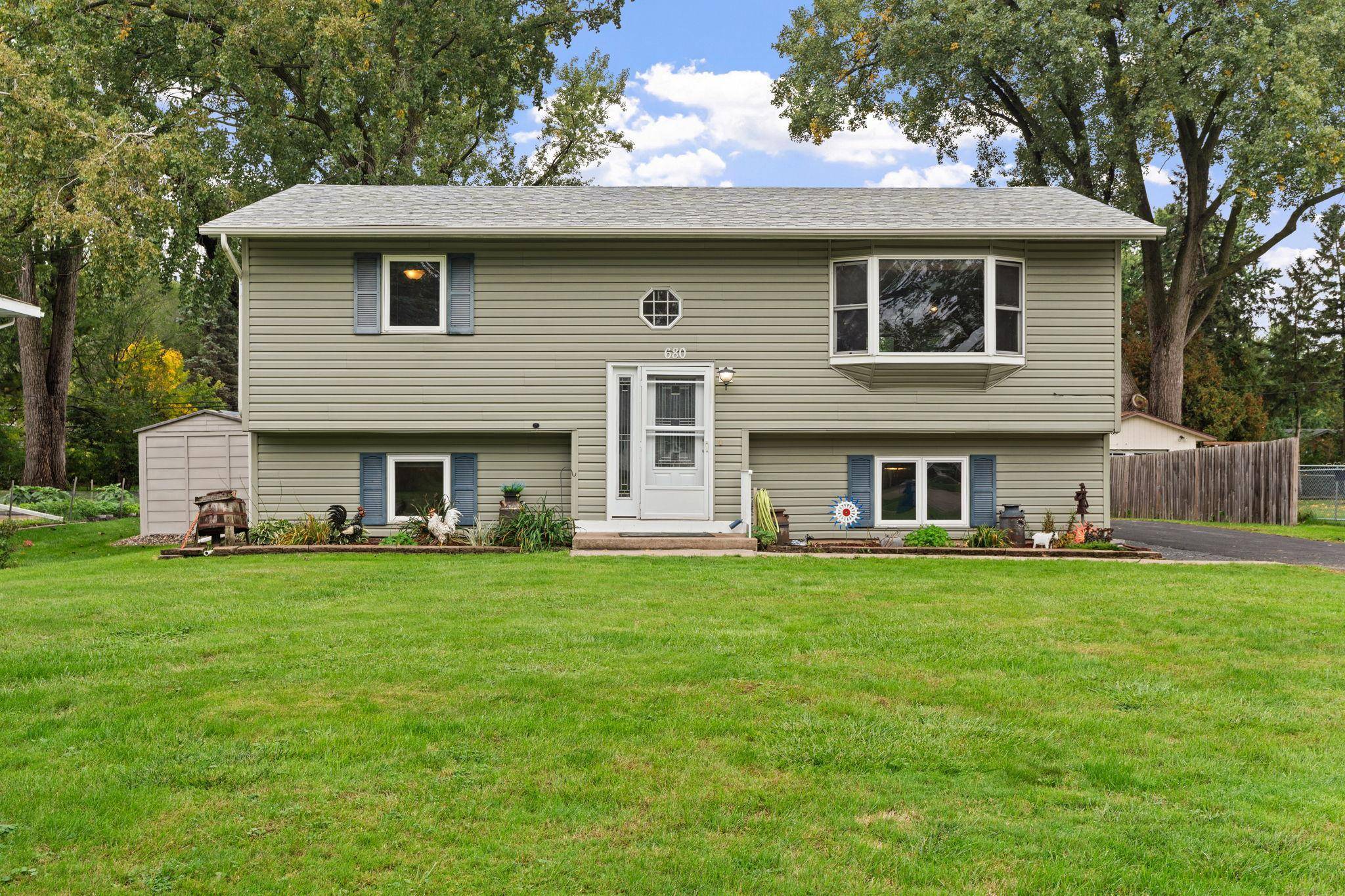 680 Hiawatha AVE, Vadnais Heights, MN 55127