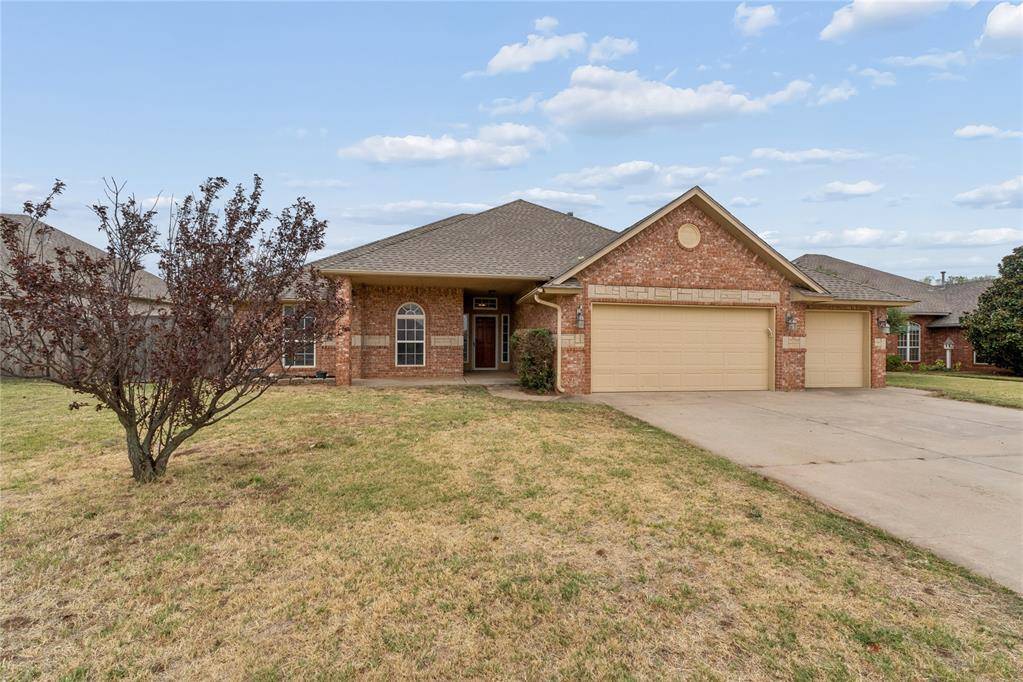 709 N White Tail WAY, Mustang, OK 73064