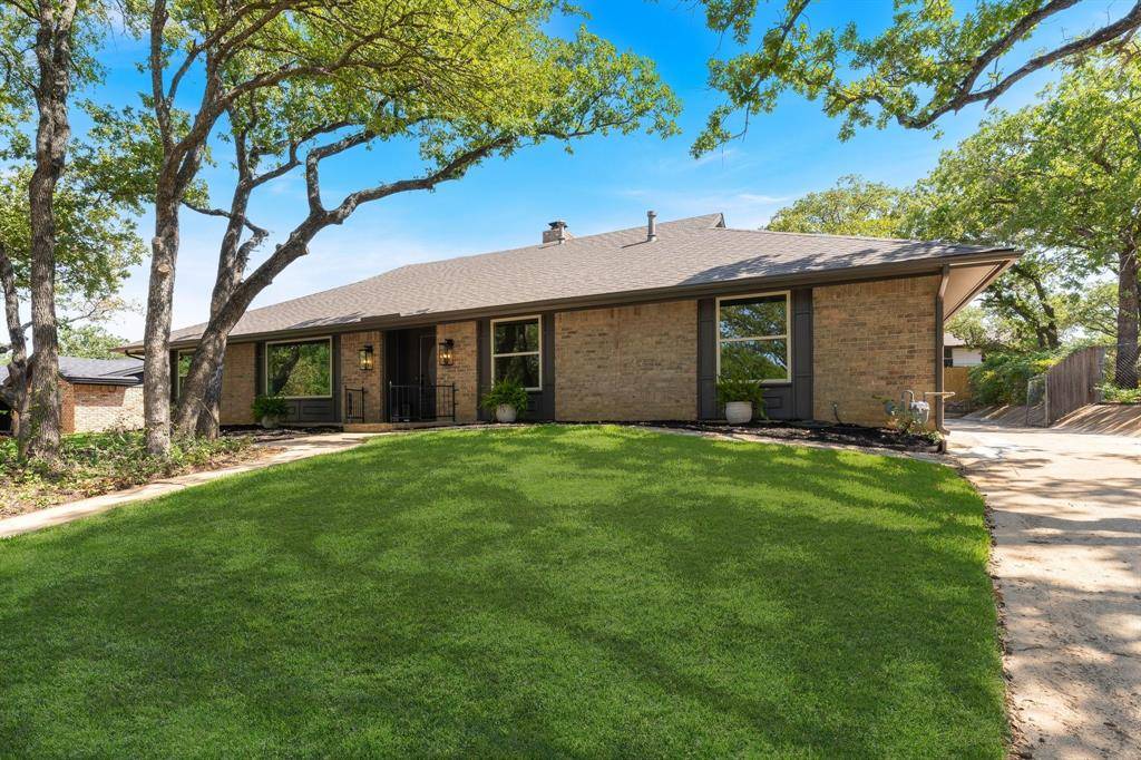 2844 Hurstview Drive, Hurst, TX 76054