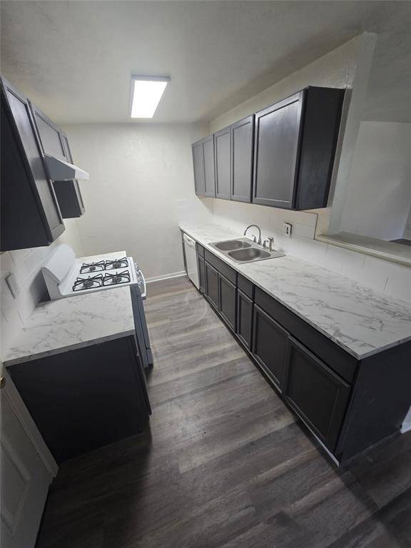 810 Lexington Drive, Lancaster, TX 75134