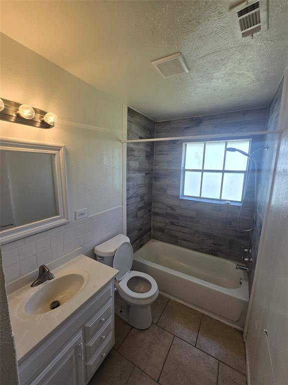 810 Lexington Drive, Lancaster, TX 75134