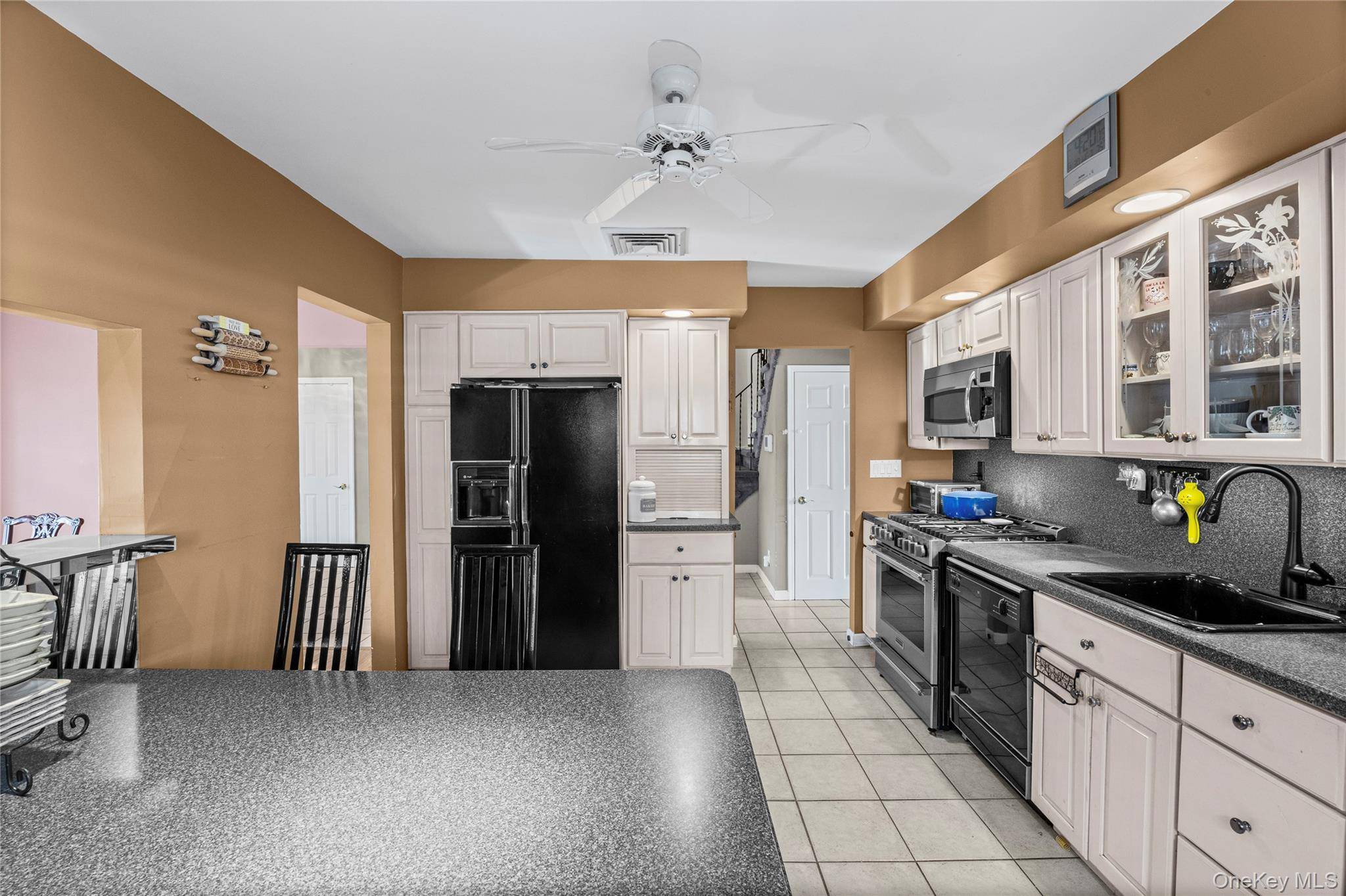 511 Elwood RD, East Northport, NY 11731