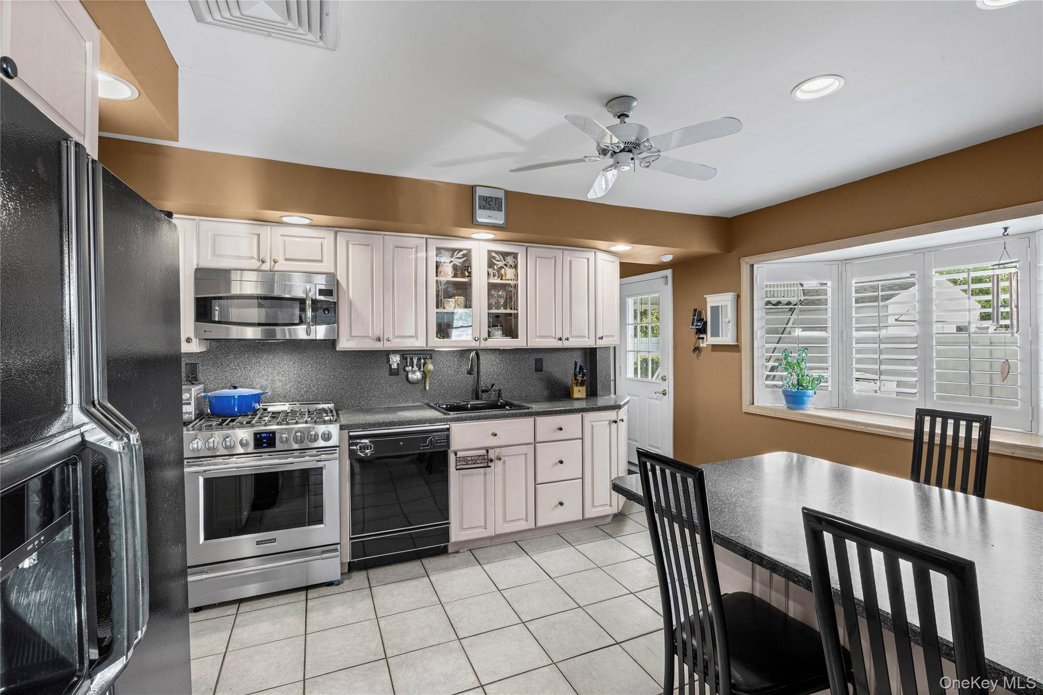 511 Elwood RD, East Northport, NY 11731