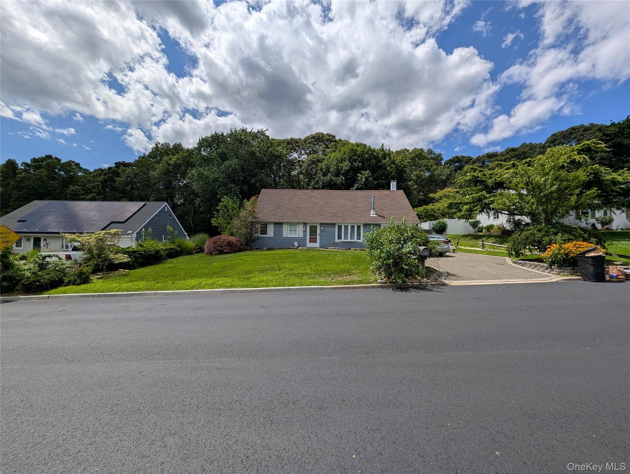 146 Rosemont AVE, Farmingville, NY 11738