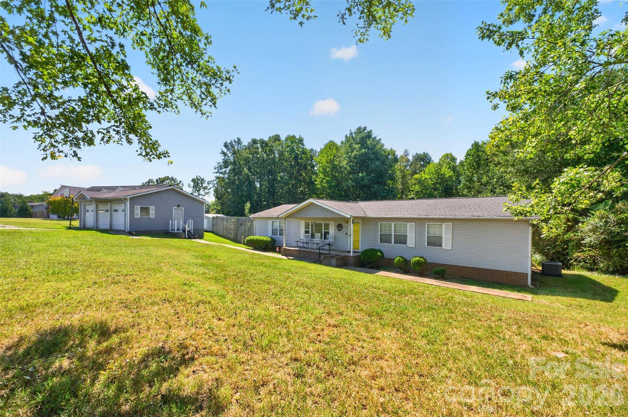 455 Hubbard RD, Hickory, NC 28601