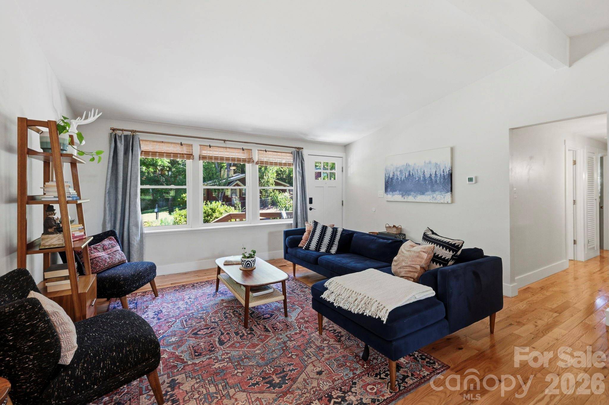 16 Melton DR, Asheville, NC 28805