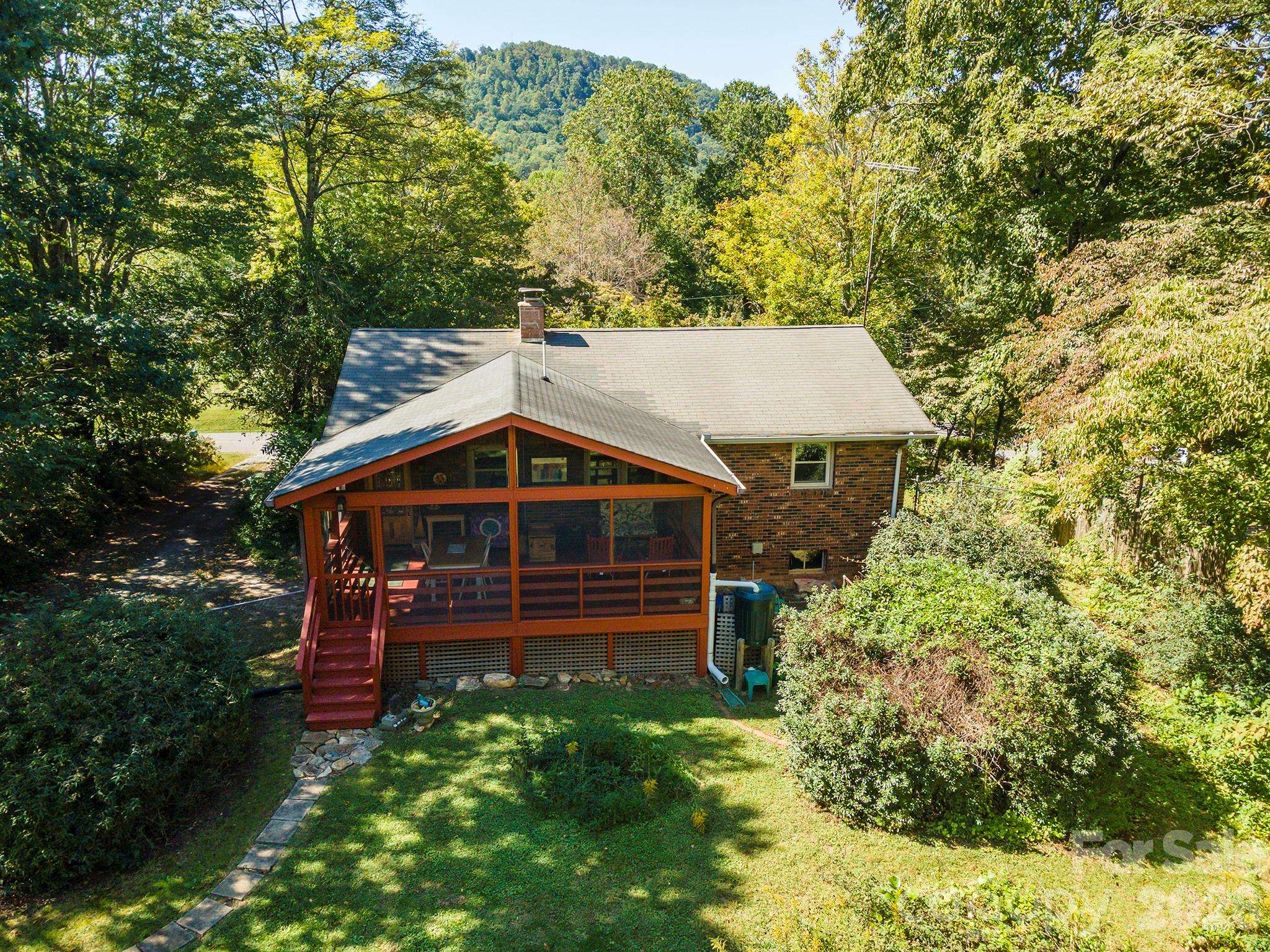 824 N Cherokee AVE, Black Mountain, NC 28711