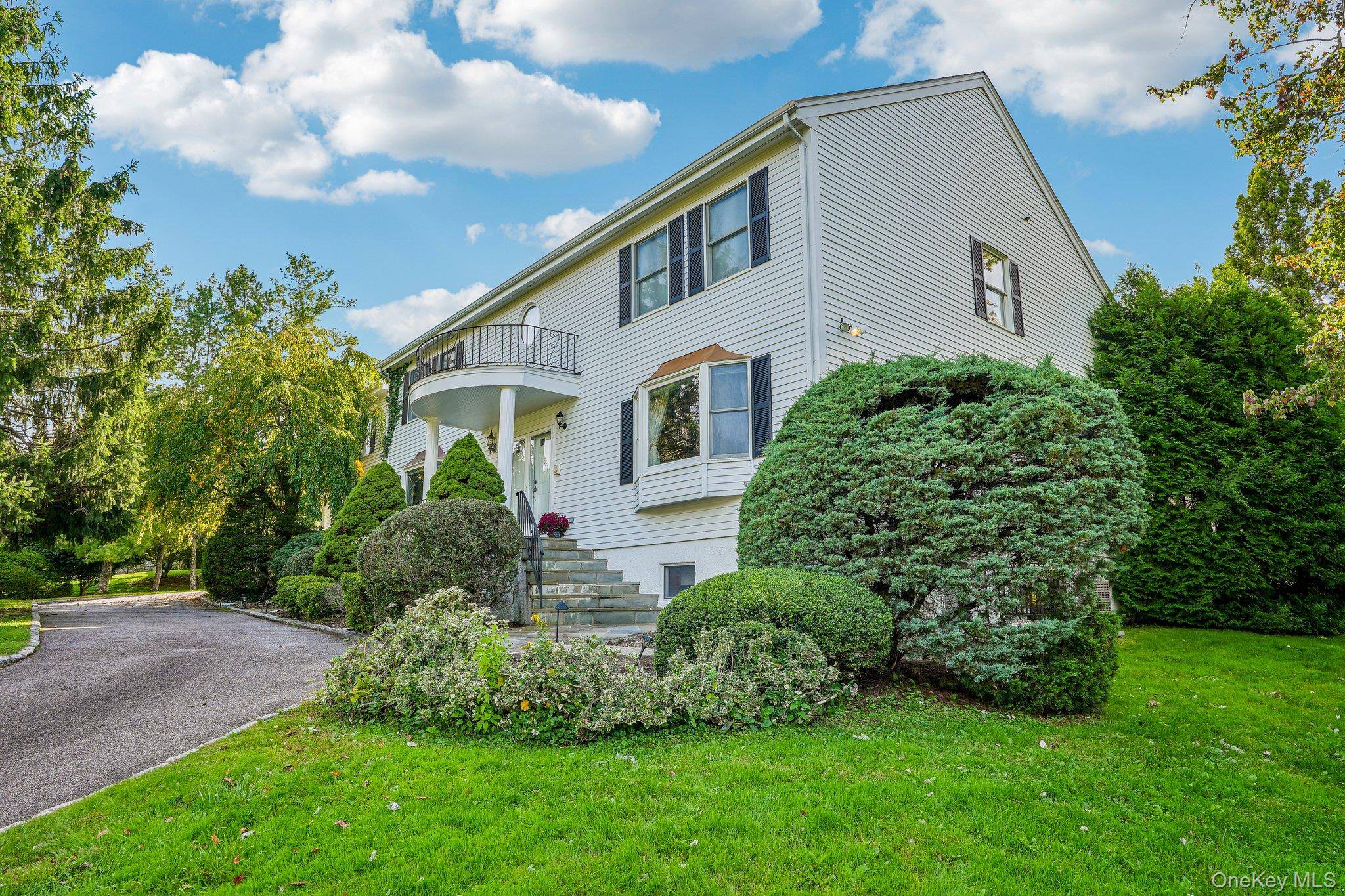 48 Westchester View LN, White Plains, NY 10607