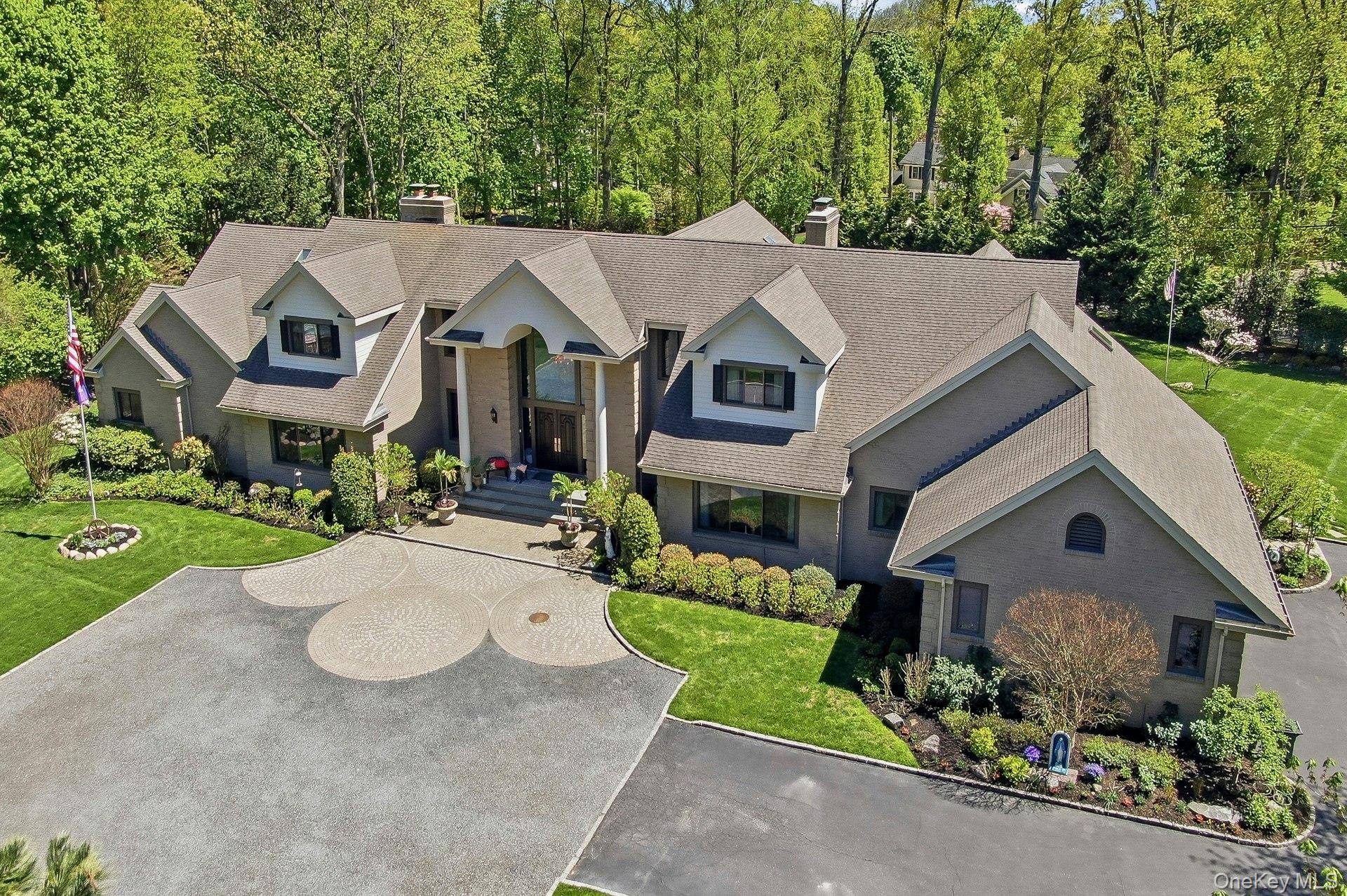 10 Fox Meadow LN, Lloyd Harbor, NY 11743