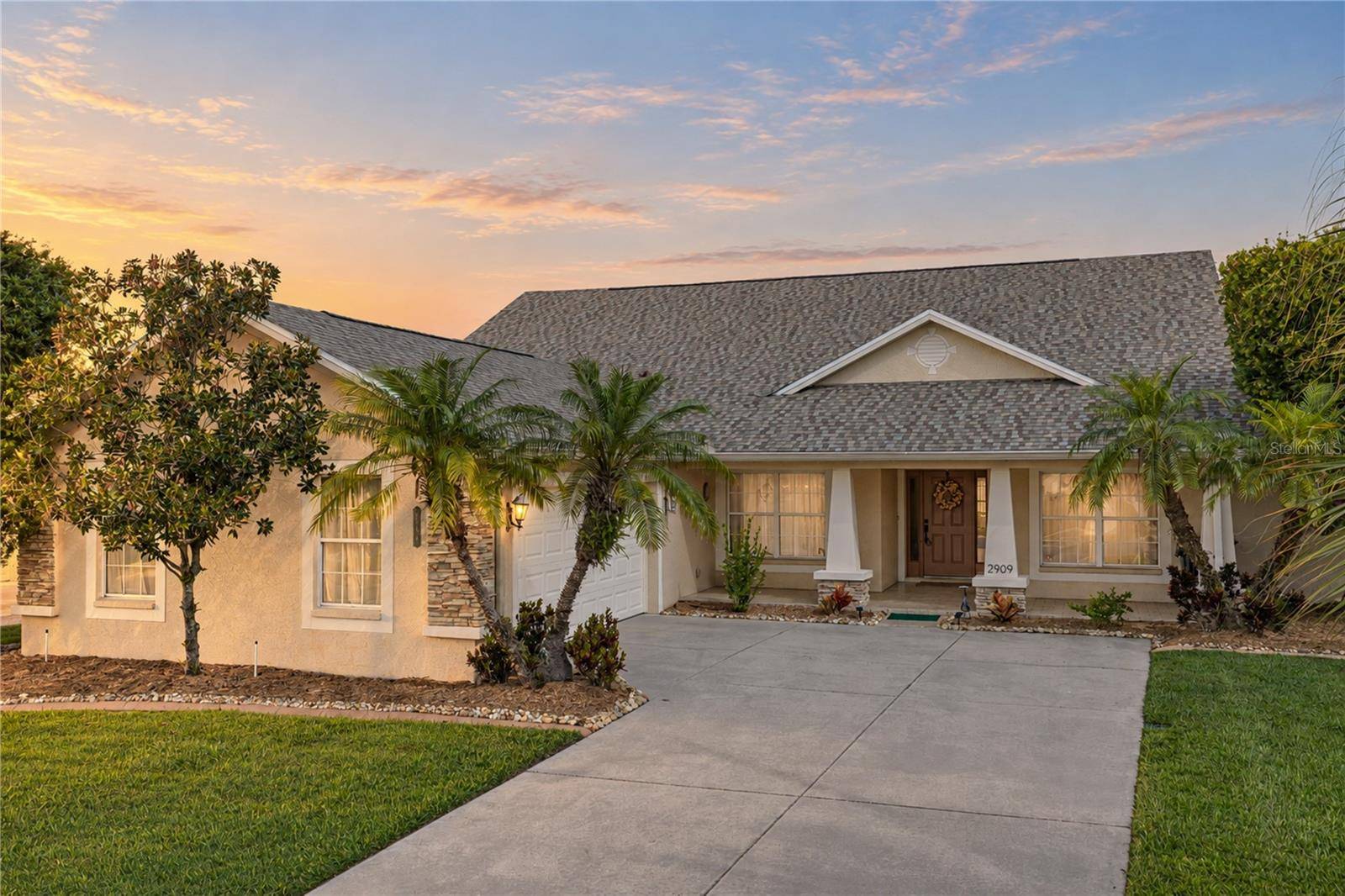 2909 BLACKWATER CREEK DR, Lakeland, FL 33810