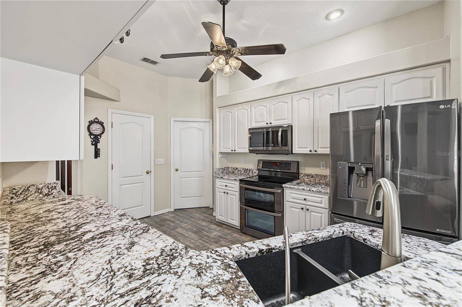 24415 ROLLING VIEW CT, Lutz, FL 33559