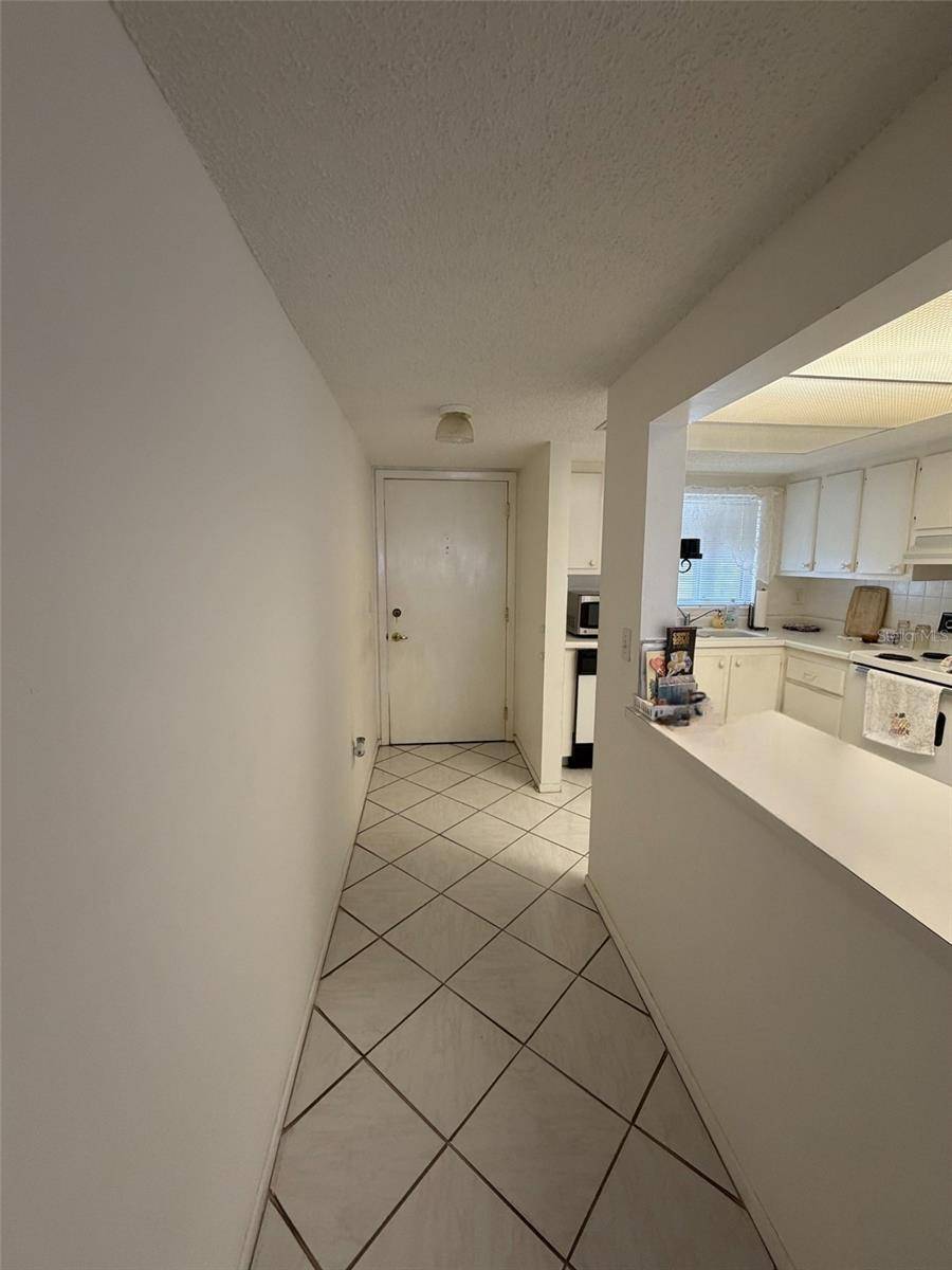 1524 LAKEVIEW RD #304, Clearwater, FL 33756
