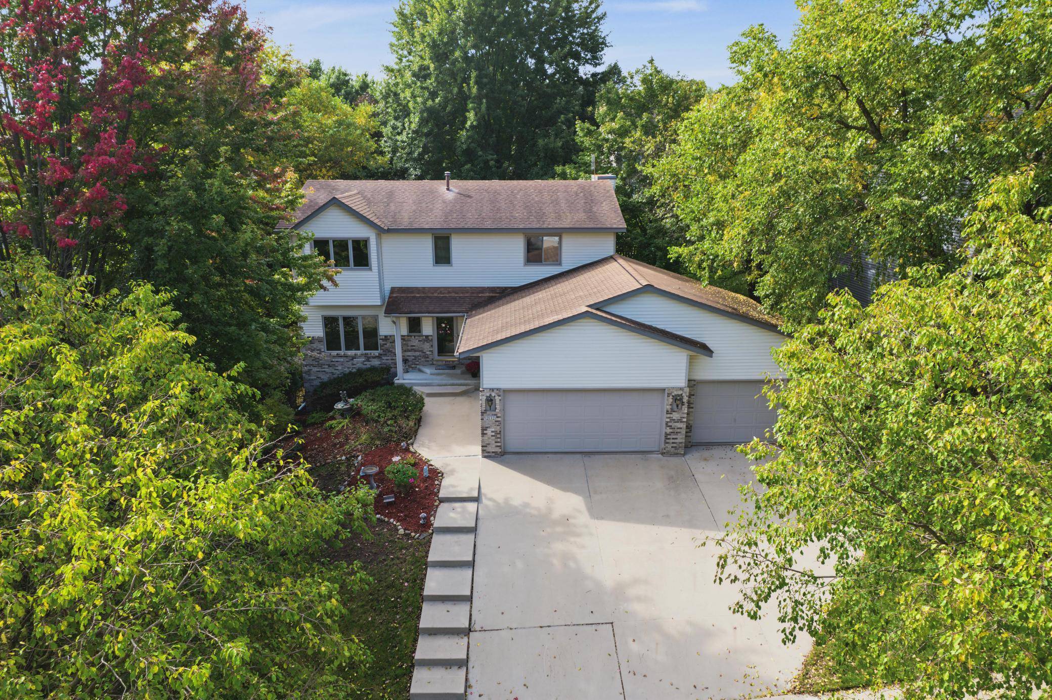 2112 Parkwood Hills DR NE, Rochester, MN 55906