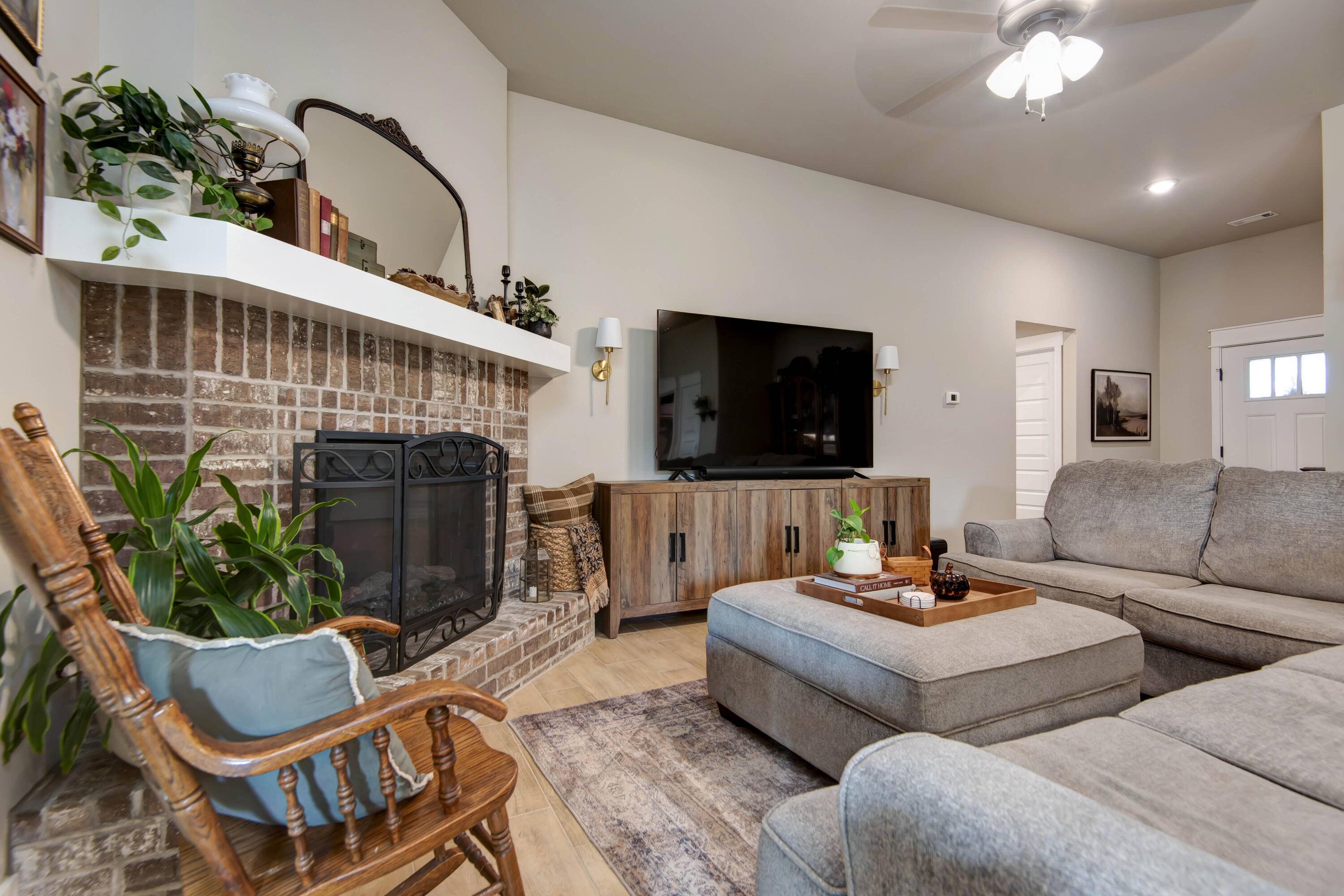 1104 W Pebblebrooke DR, Ozark, MO 65721