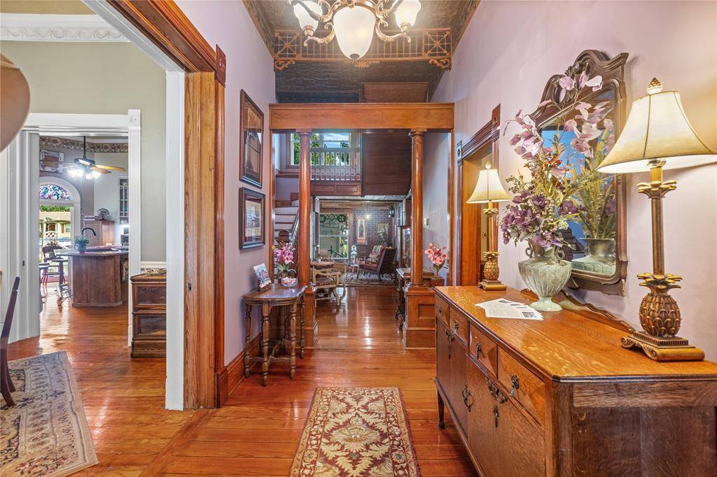 303 W Market St., Honey Grove, TX 75446