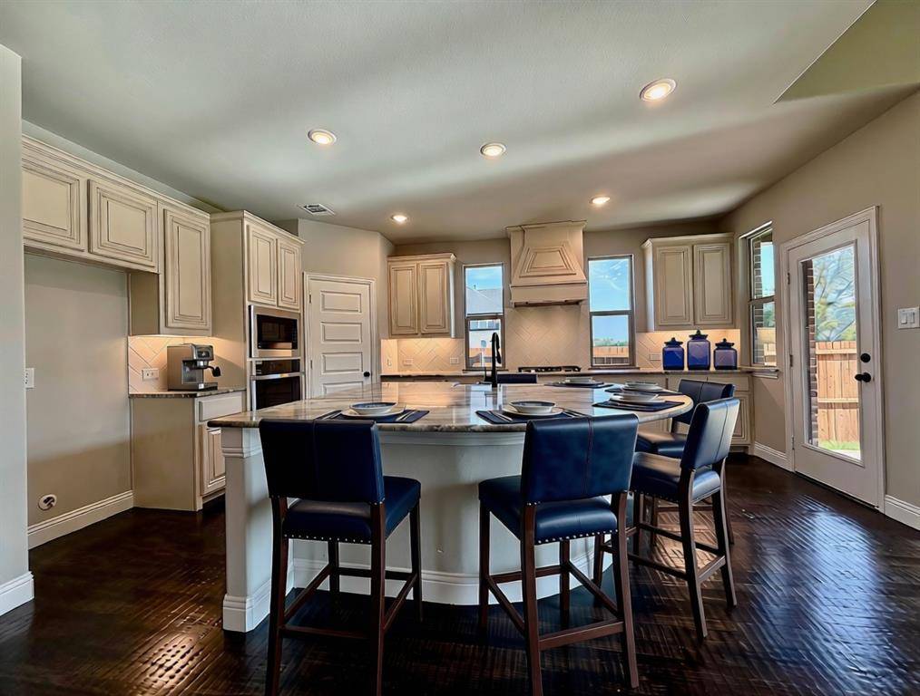 390 Devonshire Drive, Greenville, TX 75401