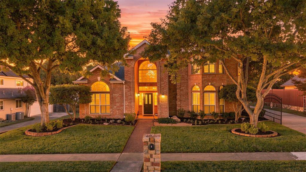 7609 Oak Knoll Drive, North Richland Hills, TX 76182